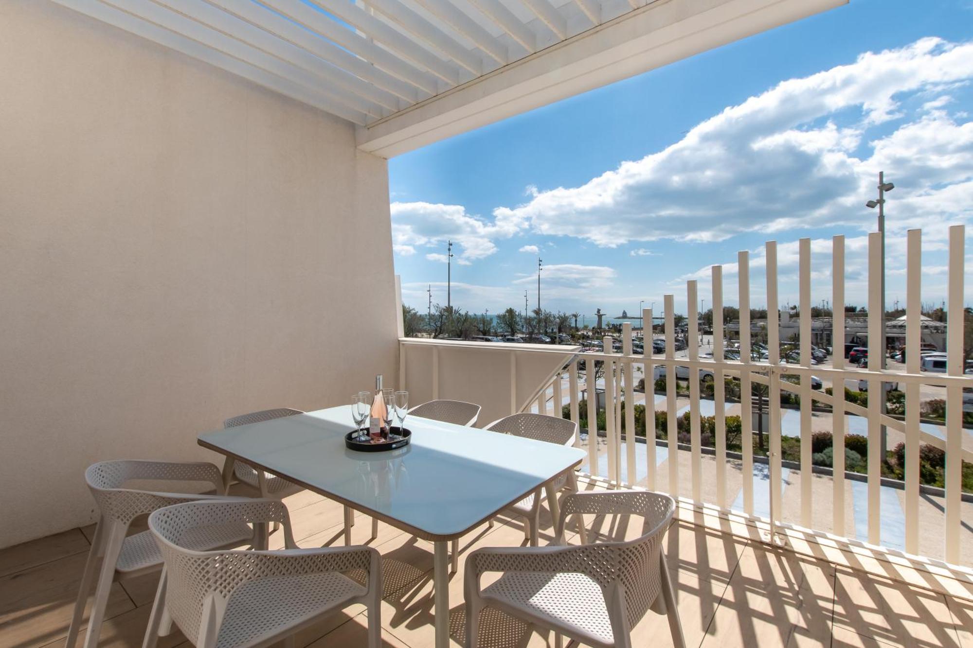 Luxury Mind Vue Exceptionnelle Pied Dans L'Eau Parkings Prives 2 Places Climatisation Hyper Centre Logement D'Exception لا غراند موت المظهر الخارجي الصورة